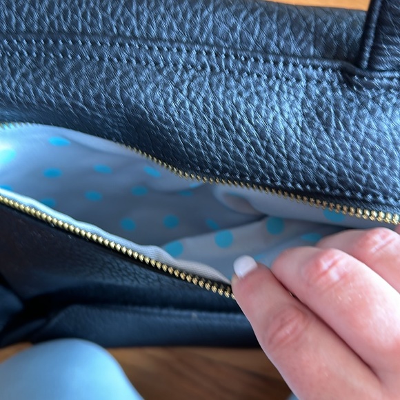 Black leather tote bag. Never used. Medium size - Picture 3 of 5